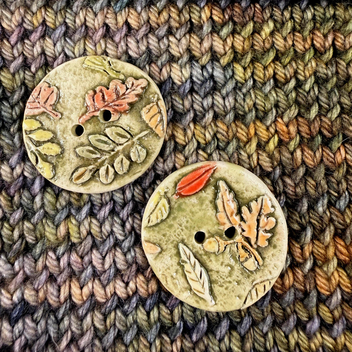 Carved Fall Leaves Patterned Round Buttons